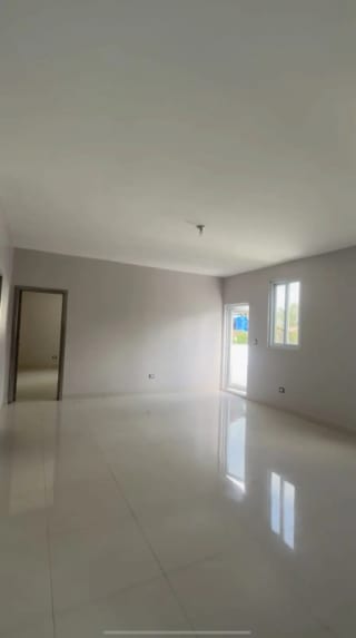 VENDO AMPLIA CASA - ZONA 16 - 6 PARQUEOS — Casa en Venta en Zona 16, Guatemala, Ciudad — miniatura 7 de 8