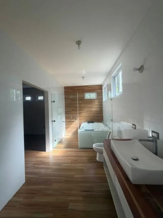 VENDO AMPLIA CASA - ZONA 16 - 6 PARQUEOS — Casa en Venta en Zona 16, Guatemala, Ciudad — miniatura 3 de 8