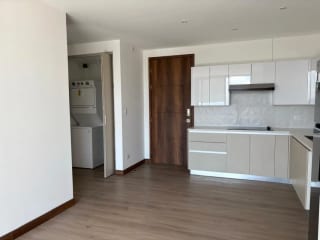 Apartamento en Alquiler | Edificio Artis | Zona 13 | Nivel alto · 2 parqueos individuales — Apartamento en Alquiler en Artis, Zona 13, Guatemala, Ciudad — miniatura 6 de 10