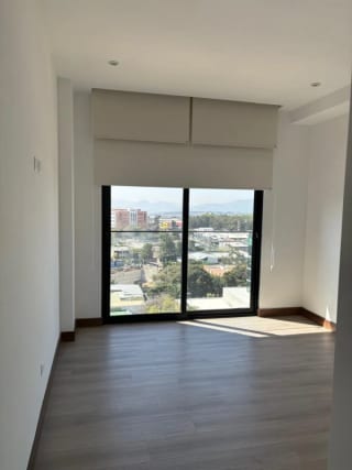 Apartamento en Alquiler | Edificio Artis | Zona 13 | Nivel alto · 2 parqueos individuales — Apartamento en Alquiler en Artis, Zona 13, Guatemala, Ciudad — miniatura 5 de 10
