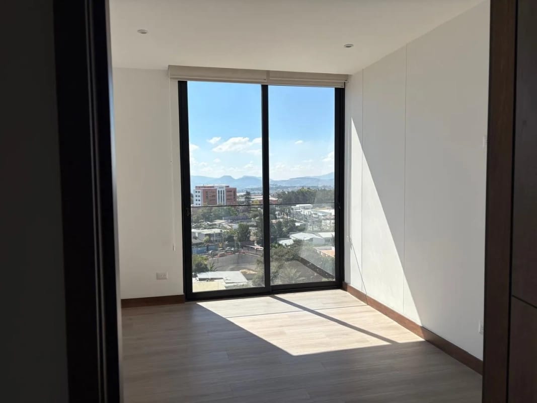Apartamento en Alquiler | Edificio Artis | Zona 13 | Nivel alto · 2 parqueos individuales — Apartamento en Alquiler en Artis, Zona 13, Guatemala, Ciudad — foto 4 de 10