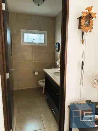 *Casa amplia de 4 hab en VENTA,  La Fontana 2, Carretera a El Salvador* — Casa en Venta en La Fontana II, Carretera a El Salvador, Guatemala, Ciudad — miniatura 14 de 17