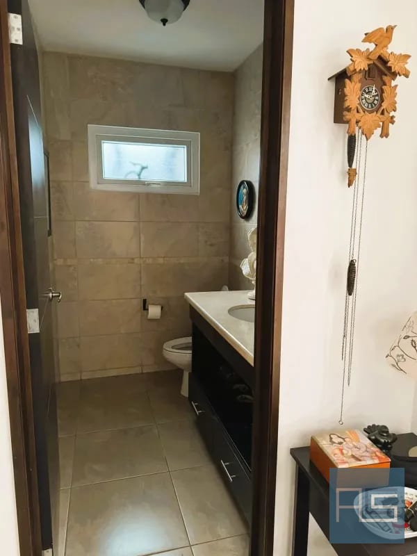 *Casa amplia de 4 hab en VENTA, La Fontana 2, Carretera a El Salvador* — Casa en Venta en La Fontana II, Carretera a El Salvador, Guatemala, Ciudad — foto 14 de 17