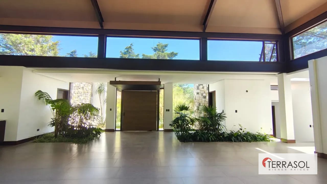 Casa Moderna de Lujo en Venta – Hacienda Nueva Golf Club — Casa en Venta en Hacienda Nueva, San José Pinula, Guatemala, Ciudad — foto 12 de 16