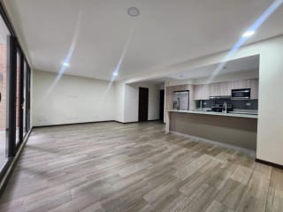 Venta Apartamento San Isidro 2021 con jardin y cuarto de servicio — Apartamento en Venta en San Isidro 20/21, Zona 16, Guatemala, Ciudad — miniatura 1 de 10