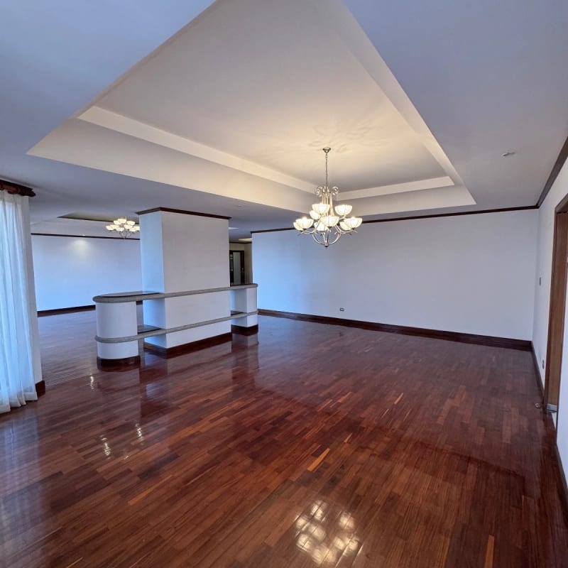 Apartamento zona 10 Torre Castelar. 4 habitaciones — Apartamento en Venta en Torre Castelar, Zona 10, Guatemala, Ciudad — foto 14 de 15