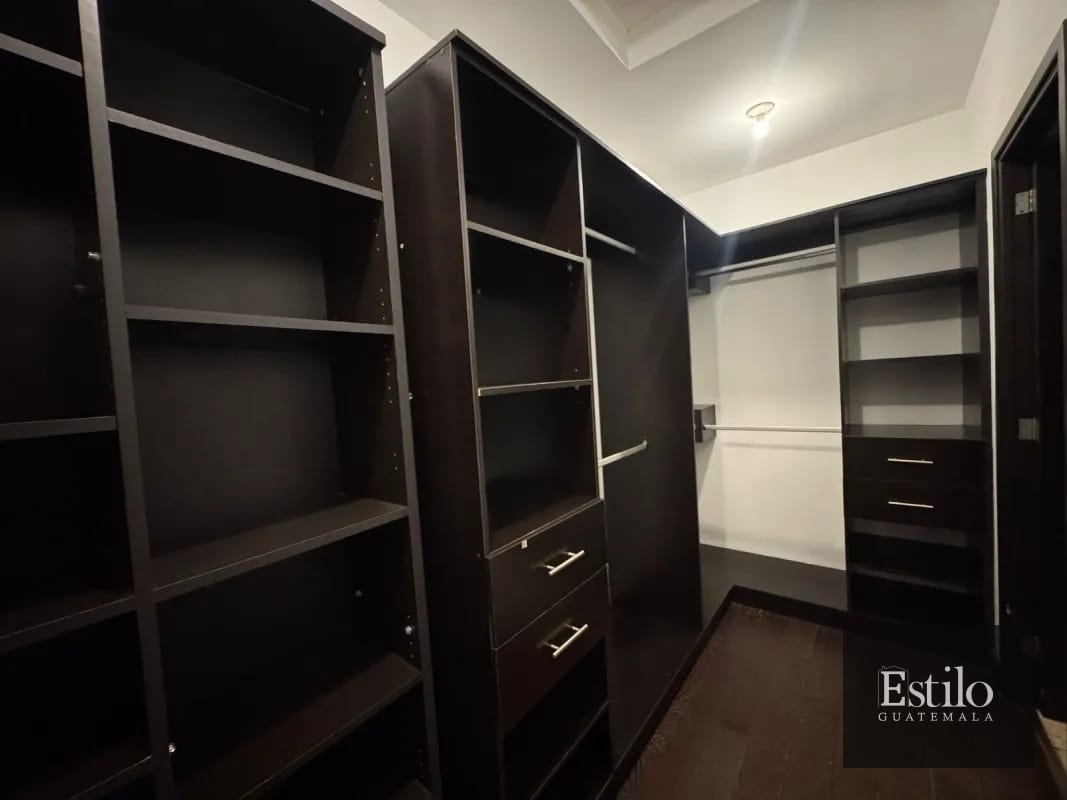 CASA EN VENTA CONDOMINIO COLINAS DE CASTEL — Casa en Venta en Colinas de Castel, Carretera a El Salvador, Guatemala, Ciudad — foto 11 de 12