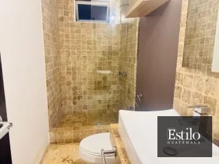 CASA EN VENTA CONDOMINIO COLINAS DE CASTEL — Casa en Venta en Colinas de Castel, Carretera a El Salvador, Guatemala, Ciudad — miniatura 10 de 12
