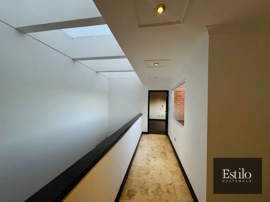 CASA EN VENTA CONDOMINIO COLINAS DE CASTEL — Casa en Venta en Colinas de Castel, Carretera a El Salvador, Guatemala, Ciudad — foto 5 de 12