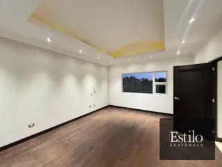 CASA EN VENTA CONDOMINIO COLINAS DE CASTEL — Casa en Venta en Colinas de Castel, Carretera a El Salvador, Guatemala, Ciudad — miniatura 4 de 12