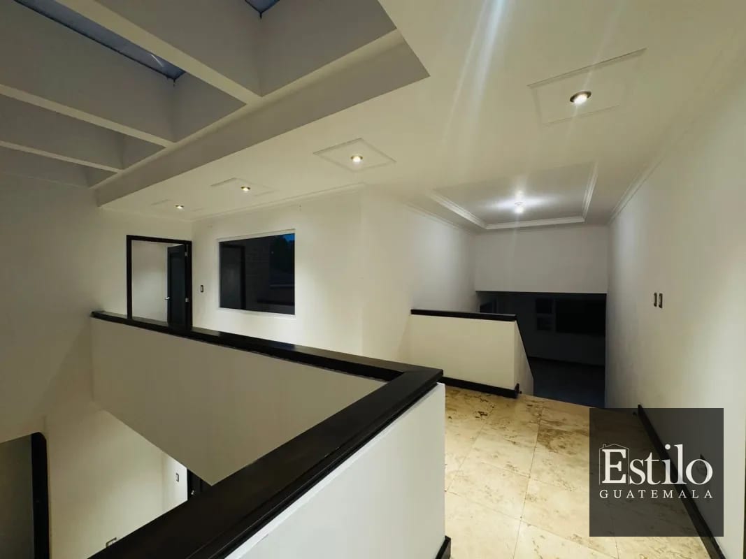 Casa en Venta Condominio Colinas de Castel — Casa en Venta en Colinas de Castel, Carretera a El Salvador, Guatemala, Ciudad — foto 2 de 12