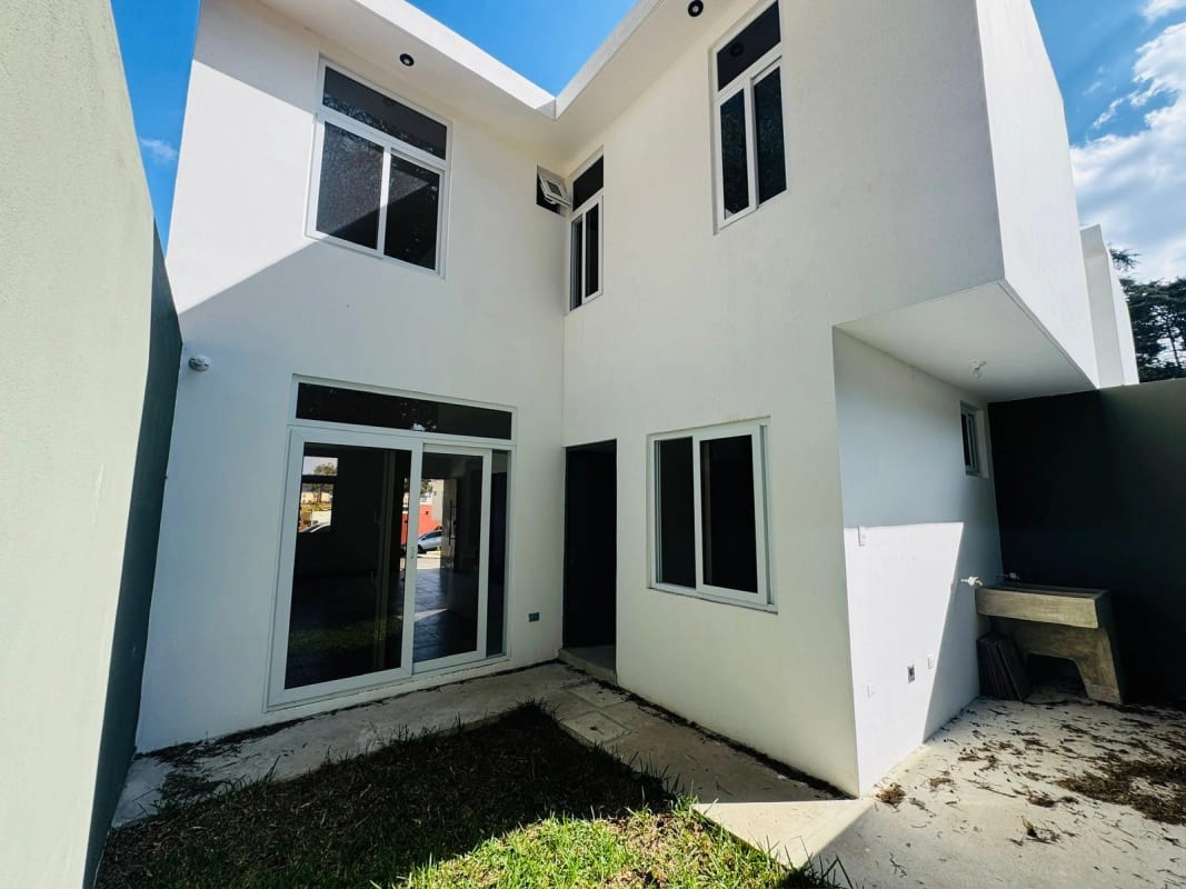 Hermosa Casa en Venta Hacienda las Mercedes — Casa en Venta en San José Pinula, Guatemala, Ciudad — foto 12 de 12