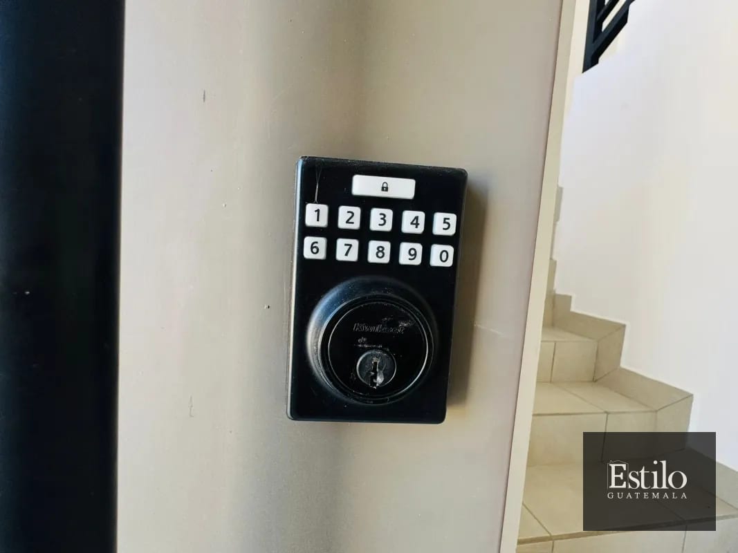 HERMOSA CASA EN VENTA HACIENDA LAS MERCEDES — Casa en Venta en San José Pinula, Guatemala, Ciudad — foto 8 de 12