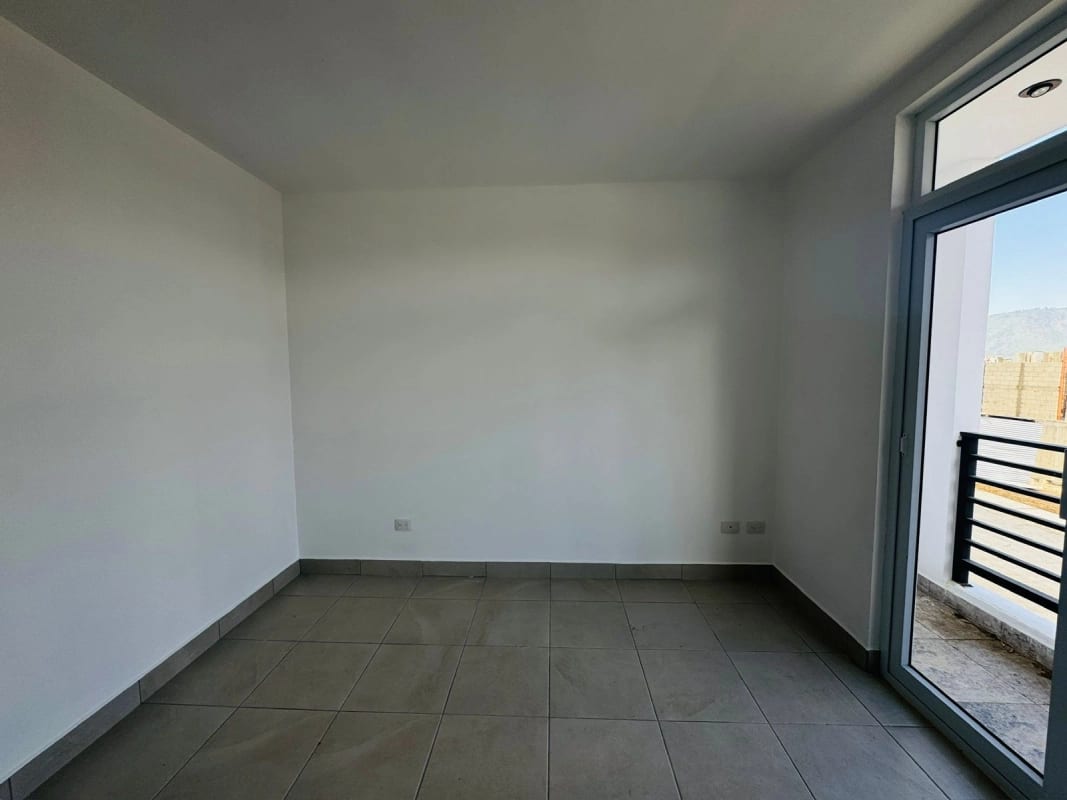 Hermosa Casa en Venta Hacienda las Mercedes — Casa en Venta en San José Pinula, Guatemala, Ciudad — foto 6 de 12