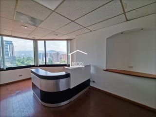 Oficina en zona 10 — Oficina en Alquiler en Zona 10, Guatemala, Ciudad — miniatura 1 de 4
