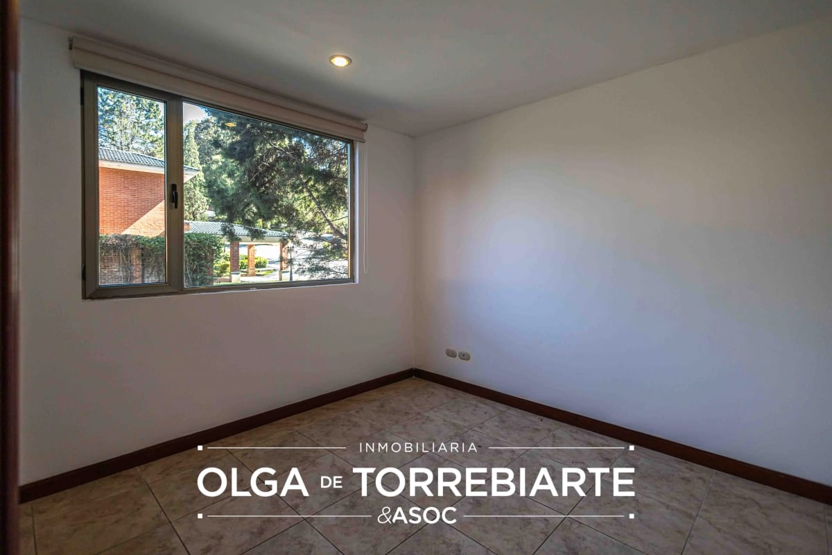 Casa en Villa Serena, Muxbal — Casa en Alquiler en Muxbal, Guatemala, Ciudad — foto 2 de 17