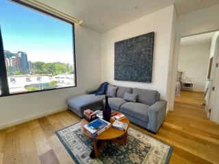 APARTAMENTO VENTA ZONA 10, MARANTA OAKLAND , 2 DORMITORIOS, SALA FAMILIAR, 2 PARQUEOS , BODEGA + DORMITORIO DE SERVICIO $550,000 + IMPUESTOS — Apartamento en Venta en Zona 10, Guatemala, Ciudad — miniatura 6 de 17
