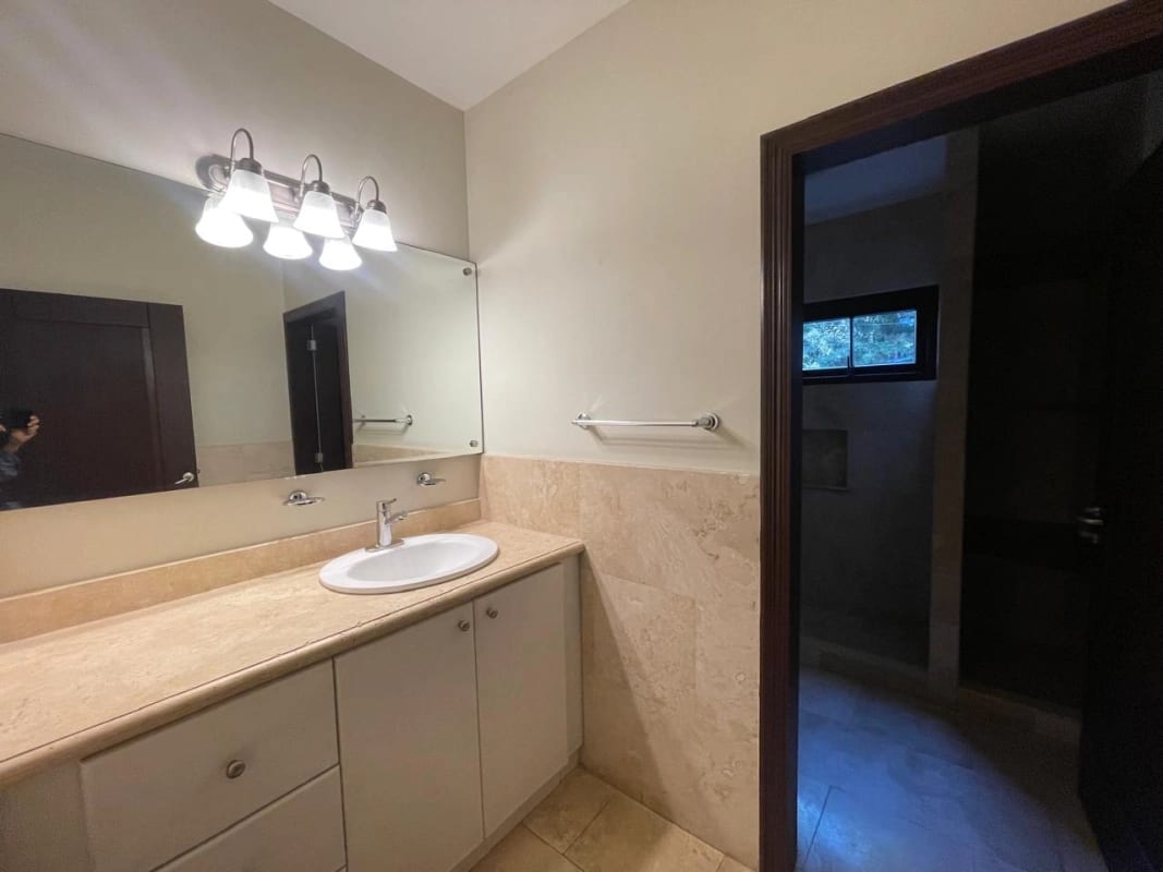 MUXBAL CASA VENTA, 554 MTS2, 3 DORMITORIOS, ESTUDIO O DORMITORIO CON BAÑO COMPLETO $650,000 — Casa en Venta en Muxbal, Guatemala, Ciudad — foto 10 de 13