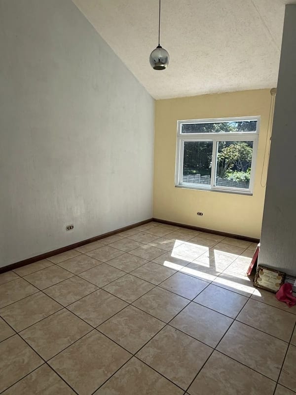 Residencia carretera el salvador km 17.5 / ADA — Casa en Venta en Arrazola II, Carretera a El Salvador, Guatemala, Ciudad — foto 2 de 7