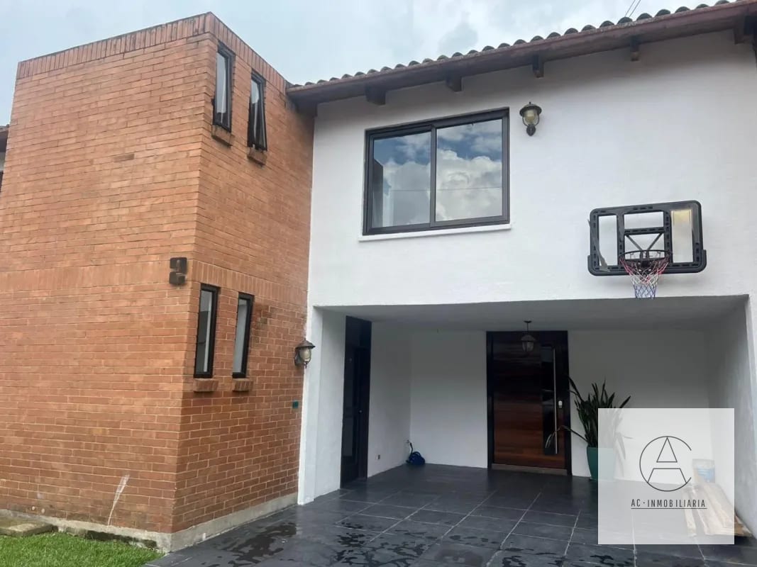 Casa en venta zona 10, Cortijo Santa Fe — Casa en Venta en Zona 10, Guatemala, Ciudad — foto 1 de 15