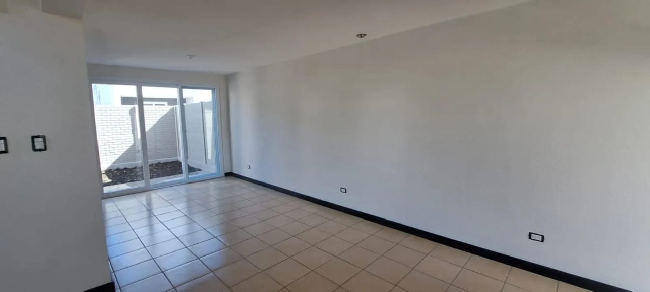 Casa en Venta en Altos de Village, Km. 25 CES — Casa en Venta en Carretera a El Salvador, Guatemala, Ciudad — foto 10 de 11