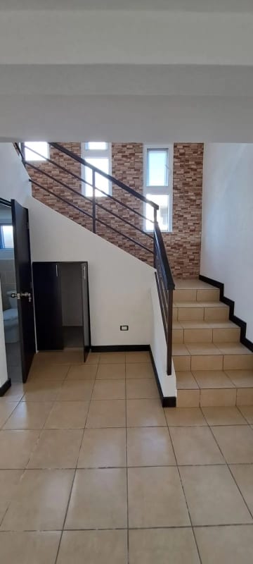 Casa en Venta en Altos de Village, Km. 25 CES — Casa en Venta en Carretera a El Salvador, Guatemala, Ciudad — foto 9 de 11