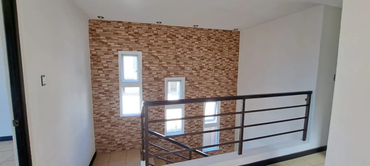 Casa en Venta en Altos de Village, Km. 25 CES — Casa en Venta en Carretera a El Salvador, Guatemala, Ciudad — foto 8 de 11