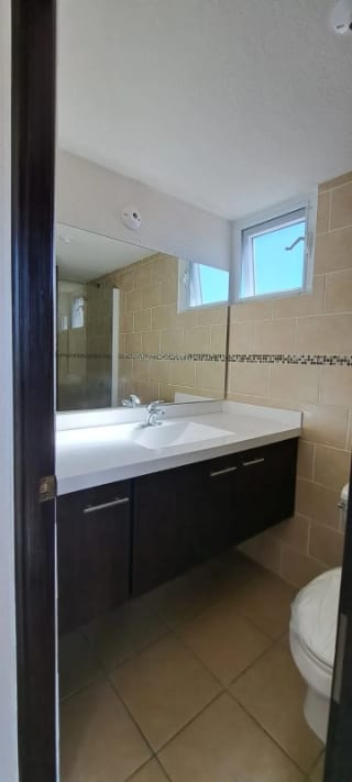 Casa en Venta en Altos de Village, Km. 25 CES — Casa en Venta en Carretera a El Salvador, Guatemala, Ciudad — miniatura 6 de 11
