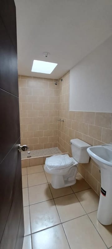 Casa en Venta en Altos de Village, Km. 25 CES — Casa en Venta en Carretera a El Salvador, Guatemala, Ciudad — foto 5 de 11