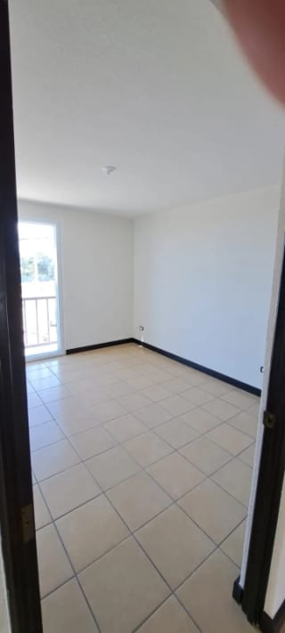 Casa en Venta en Altos de Village, Km. 25 CES — Casa en Venta en Carretera a El Salvador, Guatemala, Ciudad — miniatura 4 de 11
