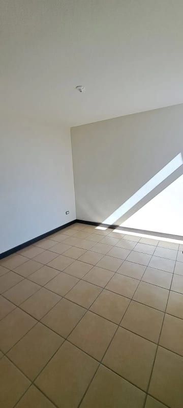 Casa en Venta en Altos de Village, Km. 25 CES — Casa en Venta en Carretera a El Salvador, Guatemala, Ciudad — foto 3 de 11