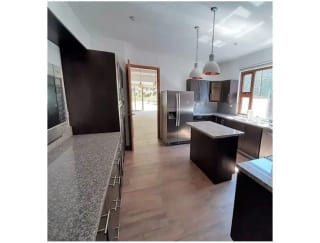 CASA EN RENTA ALTO VALLE KM 12.5 CAES cerca de Plaza Tigo — Casa en Alquiler en Alto Valle, Carretera a El Salvador, Guatemala, Ciudad — miniatura 1 de 4