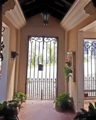 CASA EN VENTA EN CARRETERA A SAN LUCAS KM 21.5, ESTILO COLONIAL — Casa en Venta en San Juan Sacatepéquez, Sacatepéquez — miniatura 7 de 11
