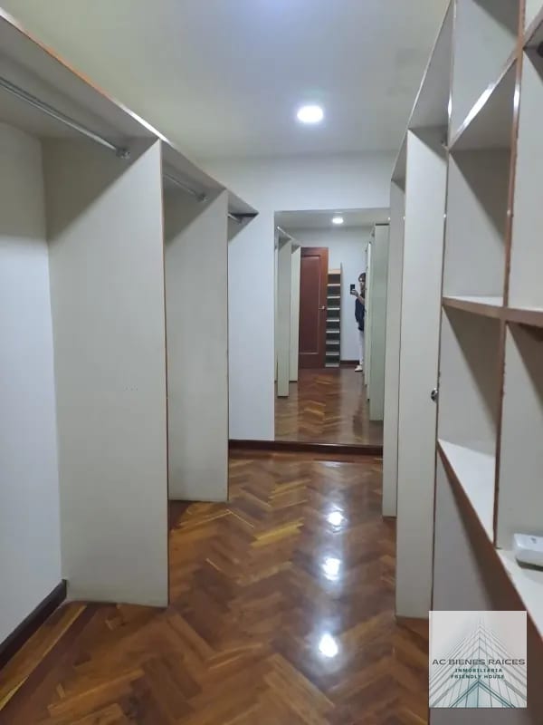 Lujoso apartamento en L Excellence zona 14 — Apartamento en Alquiler en L'Excellence, Zona 14, Guatemala, Ciudad — foto 5 de 16