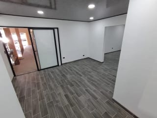 Local comercial en zona 10 — Local en Alquiler en Zona 10, Guatemala, Ciudad — miniatura 1 de 4