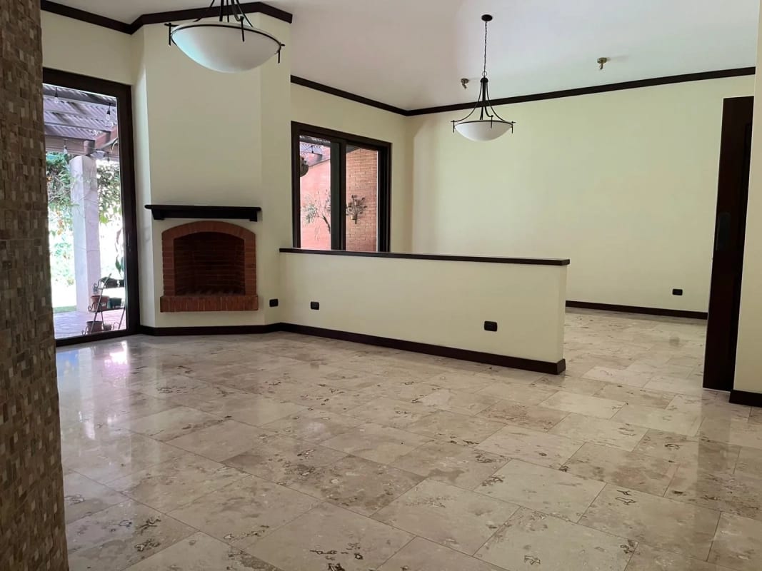 HERMOSA CASA DE UN NIVEL, Las Tinajas, Santa Catarina Pinula — Casa en Venta en Las Tinajas, Santa Catarina Pinula, Guatemala, Ciudad — foto 8 de 14