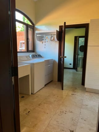 HERMOSA CASA DE UN NIVEL, Las Tinajas, Santa Catarina Pinula — Casa en Venta en Las Tinajas, Santa Catarina Pinula, Guatemala, Ciudad — miniatura 4 de 14