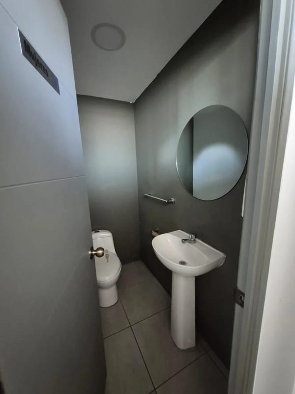 Oficina en renta! Condominio Plazuela zona 9 — Oficina en Alquiler en Plazuela, Zona 9, Guatemala, Ciudad — foto 4 de 9