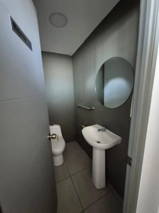 Oficina en renta! Condominio Plazuela zona 9 — Oficina en Alquiler en Plazuela, Zona 9, Guatemala, Ciudad — miniatura 4 de 9