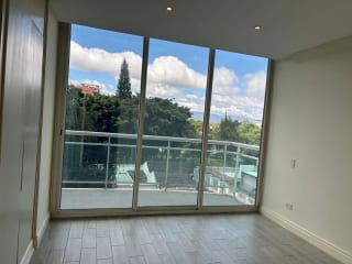 Apartamento en venta, de 2 niveles, Edificio Villa Risho, zona 14 — Apartamento en Venta en Villa Risho, Zona 14, Guatemala, Ciudad — miniatura 8 de 10