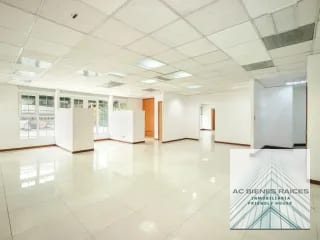 Oficina en renta zona 10 frente al Geminis — Oficina en Alquiler en Zona 10, Guatemala, Ciudad — miniatura 1 de 7