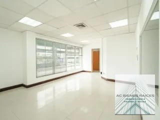Oficina en renta zona 10 frente al Geminis — Oficina en Alquiler en Zona 10, Guatemala, Ciudad — miniatura 5 de 7