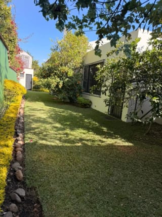 Preciosa residencia de un nivel en Lazos de Fraijanes — Casa en Venta en Lazos de Fraijanes, Carretera a El Salvador, Guatemala, Ciudad — miniatura 12 de 16