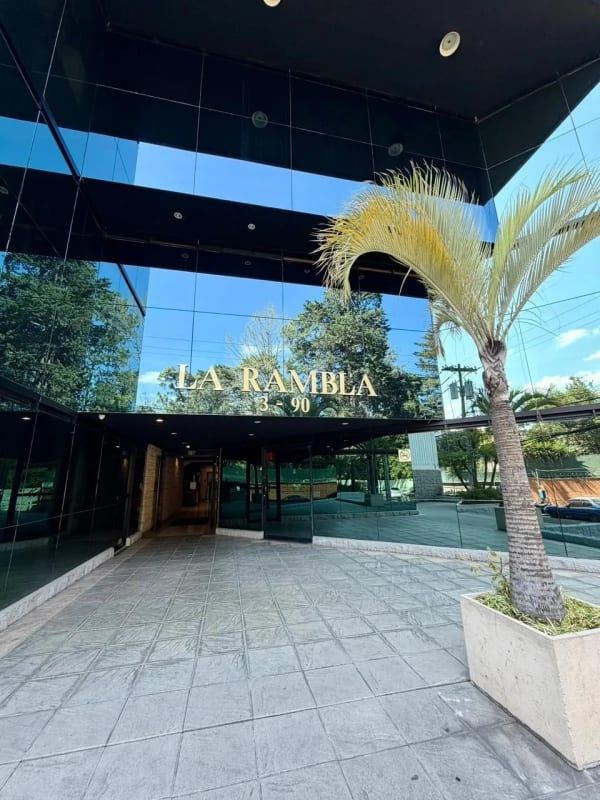 Alquiler de Oficina la Rambla Zona 14 — Oficina en Alquiler en La Rambla, Zona 14, Guatemala, Ciudad — foto 1 de 10