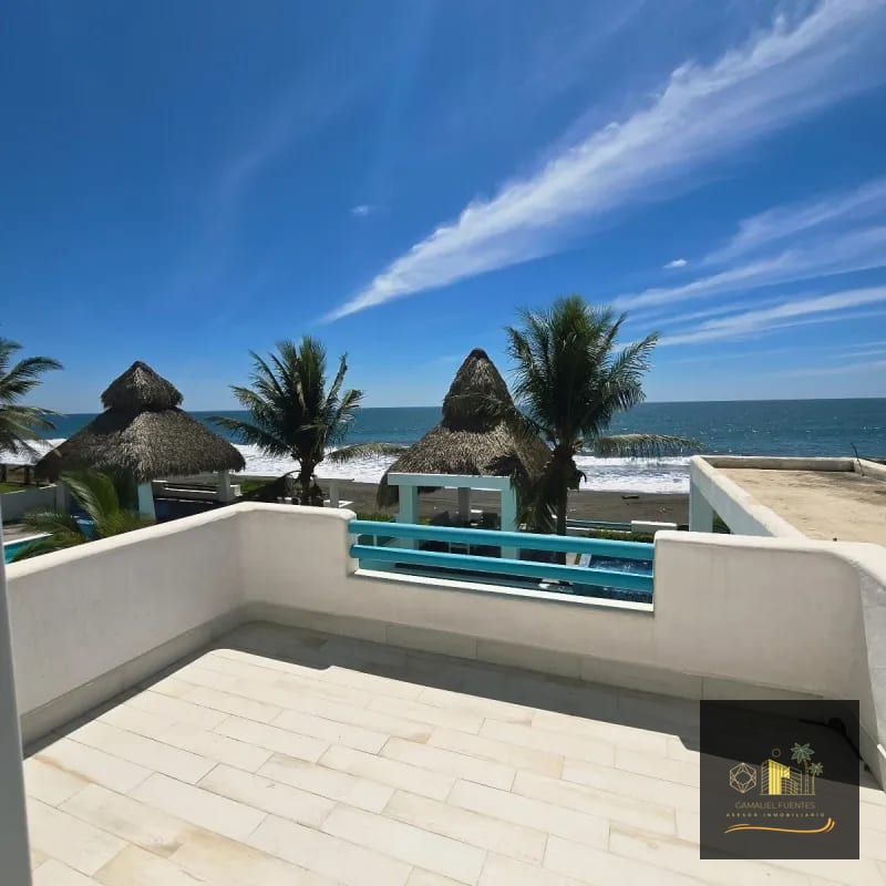 Casa De Playa en Venta Frente al mar en Monterrico — Casa vacacional en Venta en Monterrico, Santa Rosa — foto 1 de 17