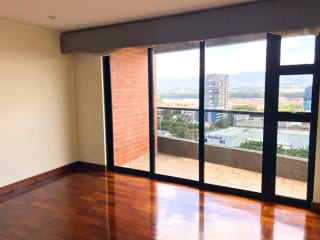 APARTAMENTO EN VENTA EXCLUSIVO EDIFICIO SAN ÁNGEL ZONA 14 — Apartamento en Venta en Zona 14, Guatemala, Ciudad — miniatura 10 de 13