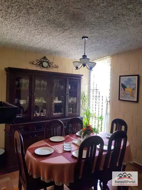 Casa en Lomas de Portugal Zona 1 de Mixco — Casa en Venta en Zona 1 Mixco, Guatemala, Ciudad — foto 7 de 9