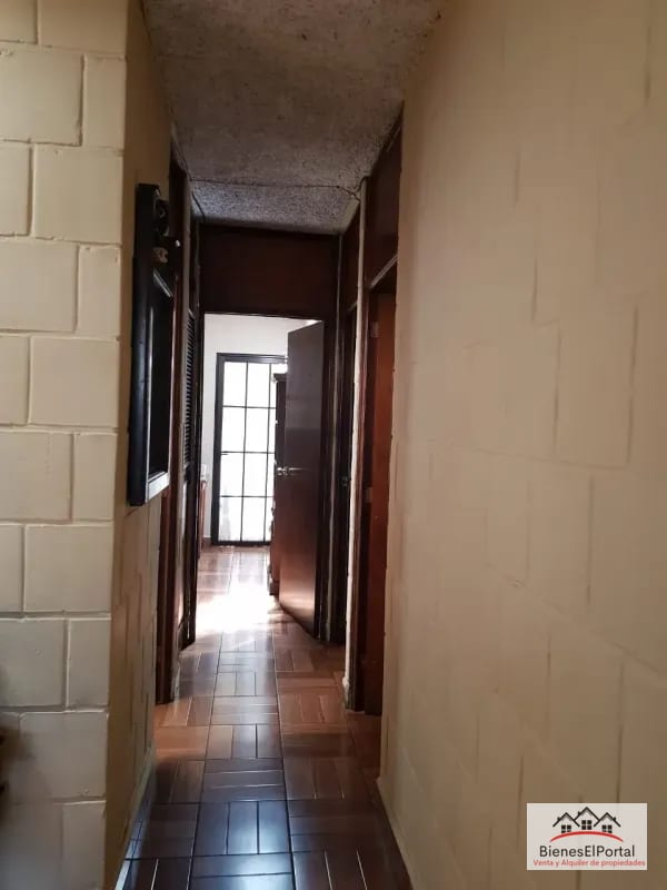 Casa en Lomas de Portugal Zona 1 de Mixco — Casa en Venta en Zona 1 Mixco, Guatemala, Ciudad — foto 2 de 9