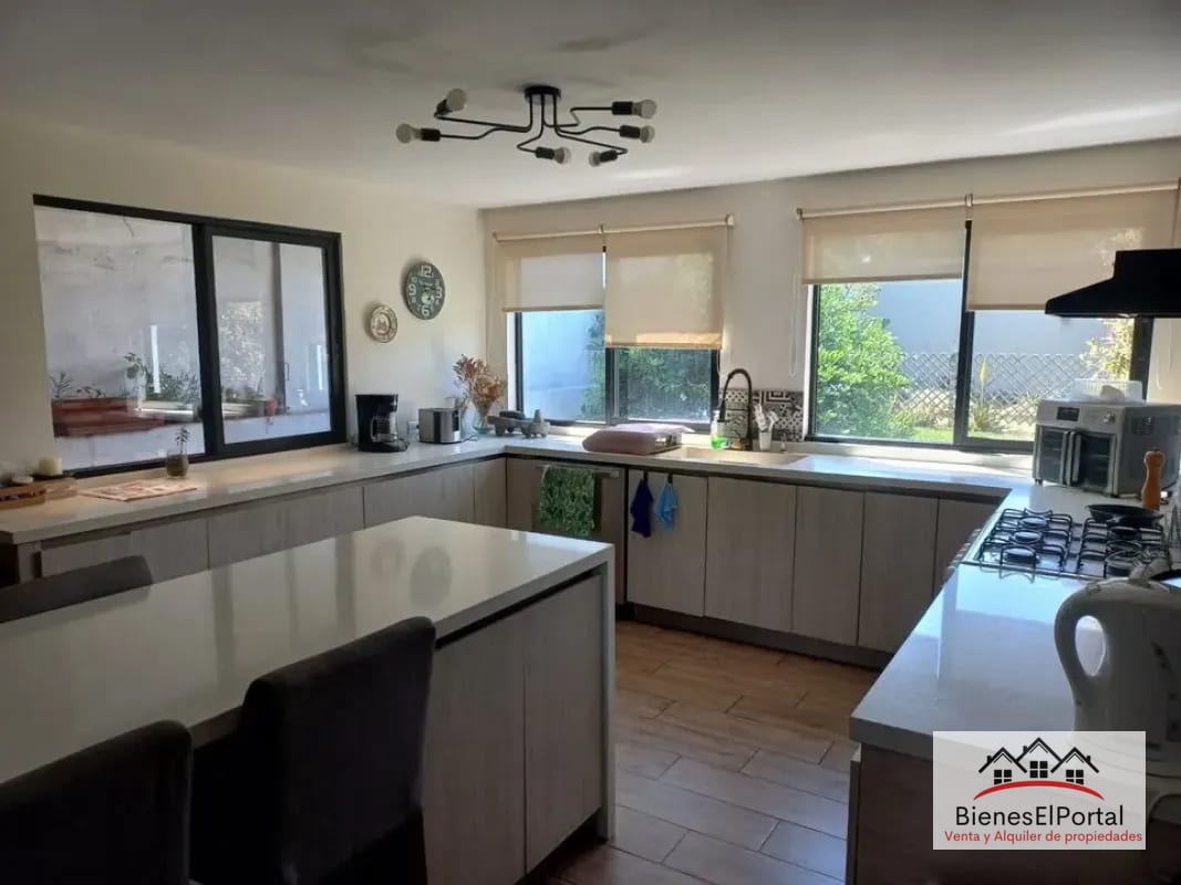Casa en San Cristóbal — Casa en Venta en Zona 8 Mixco, Guatemala, Ciudad — foto 1 de 6