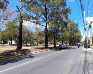 Propiedad comercial sobre Boulevard San Cristóbal — Local en Alquiler en Zona 8 Mixco, Guatemala, Ciudad — miniatura 1 de 4